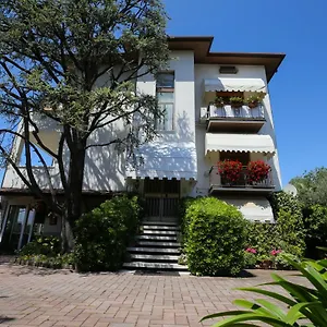 Casa Ginev & , Bardolino Italia