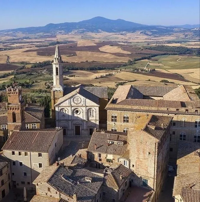 Il Giglio B&B Пиенца 0*,